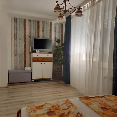 Evergreen Kardos Lägenhet *